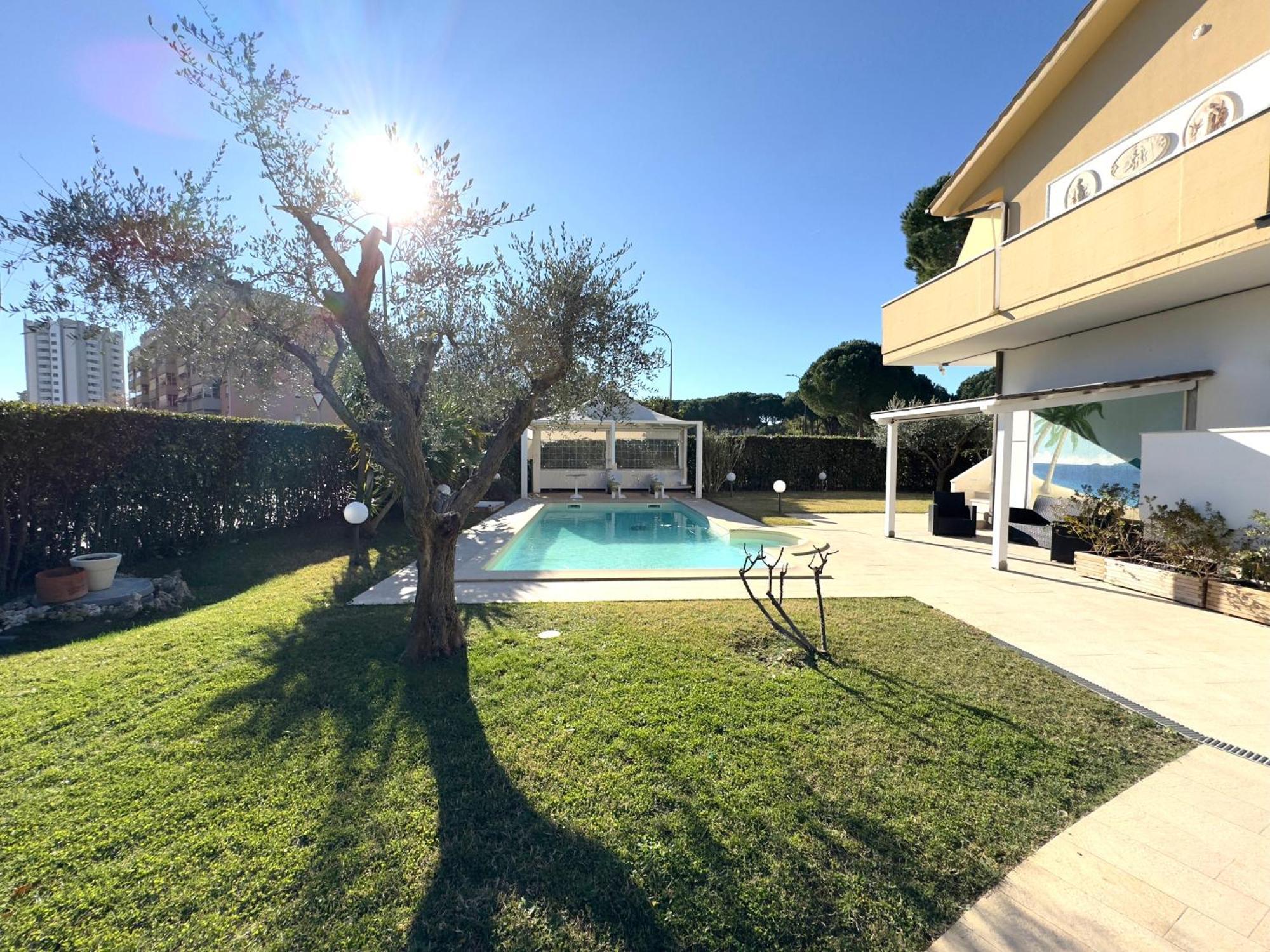 Residence Il Boschetto - Villa Con Piscina โกรเซตโต ภายนอก รูปภาพ
